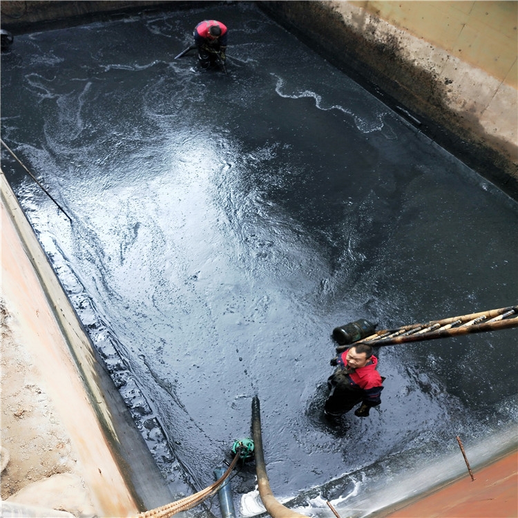 叙永废水池清理