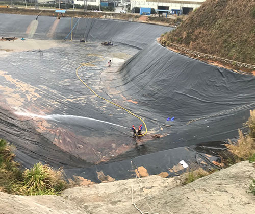 叙永废水池清理